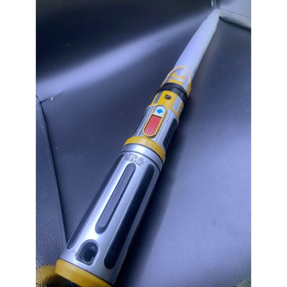 STAR WARS HASBRO 2017 BLUE LIGHT SABER C-3252A #80201 LIGHT UP AND SOUND-VOICE - Picture 1 of 4